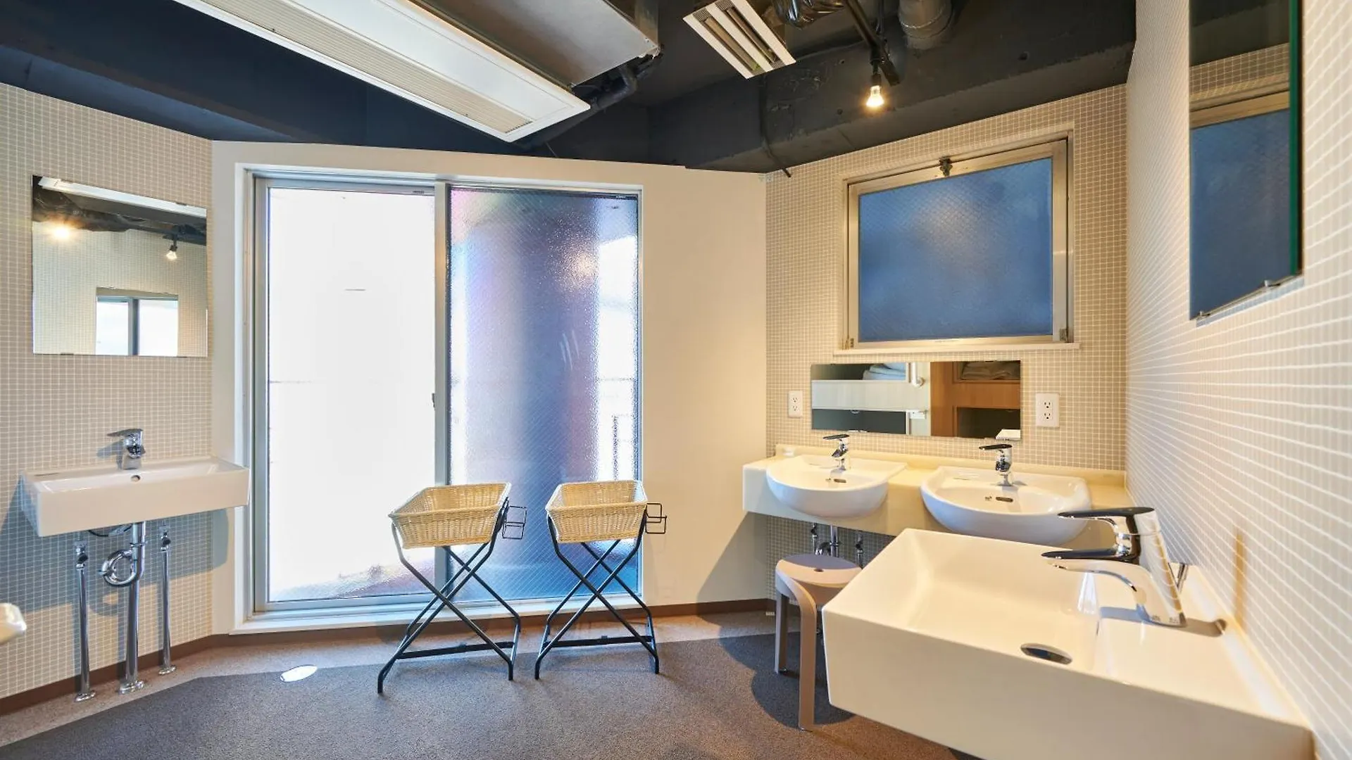 Capsule Hotel Continue Nijojokita Kyoto 0*,