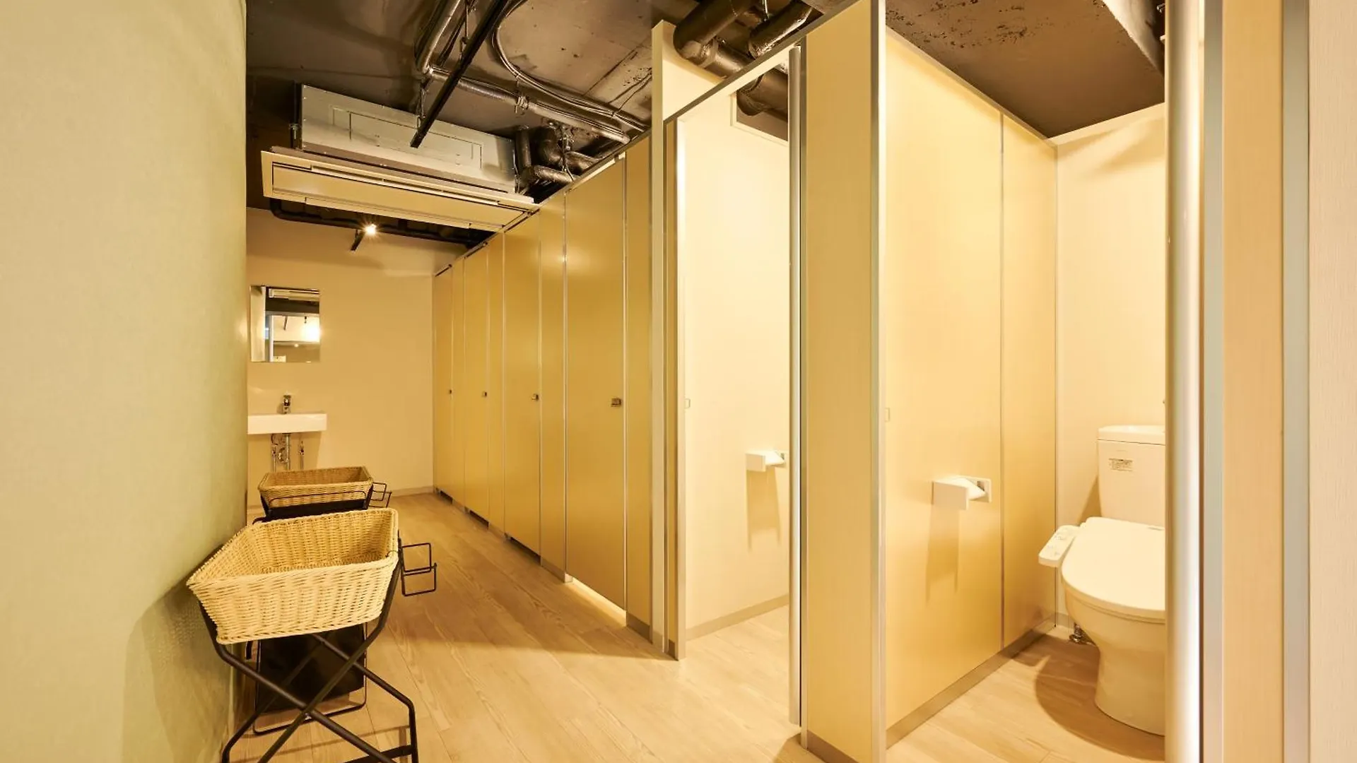 Capsule Hotel Continue Nijojokita Kyoto